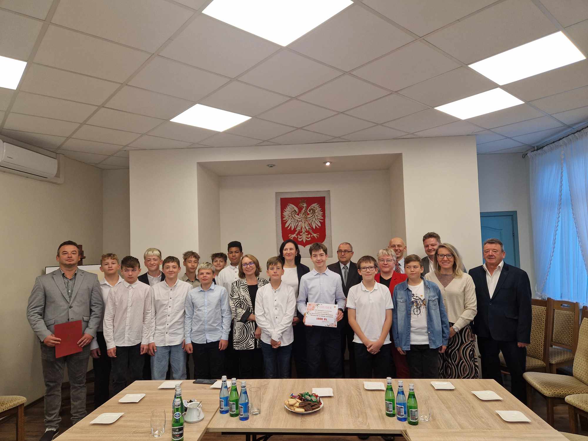 Mistrzowie Polski Młodzików w hokeju na trawie z wizytą w Urzędzie Gminy Łubianka