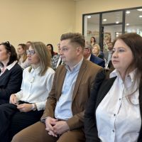 I rocznica powstania przedszkola i żłobka, na zdjęciach goście i dzieci.