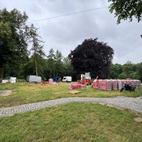 Zdjęcia przedstawiające remont szkól podstawowych w Pigży i Wybczu