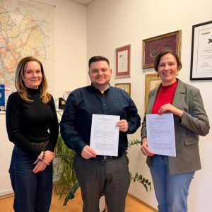 Zdjęcie z podpisania umowy z Energa Oświetlenie Sp. z o.o.