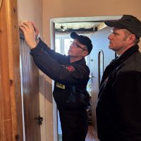 Zdjęcia z montażu czujek u mieszkańców gminy